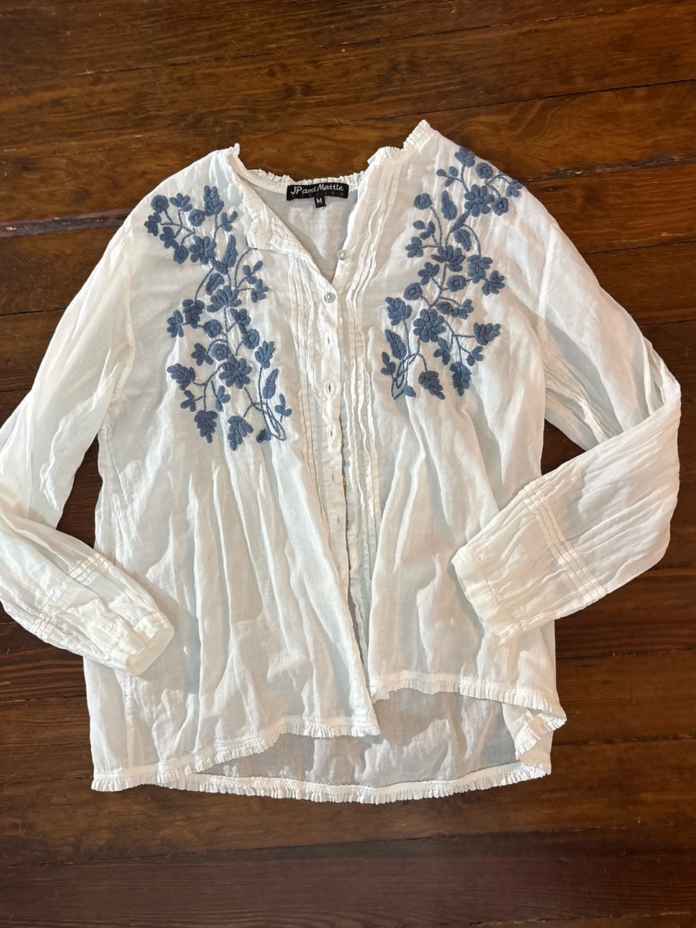 Sundance JP and Mattie white blue embroidered long sleeve top shirt size M - Picture 2 of 5